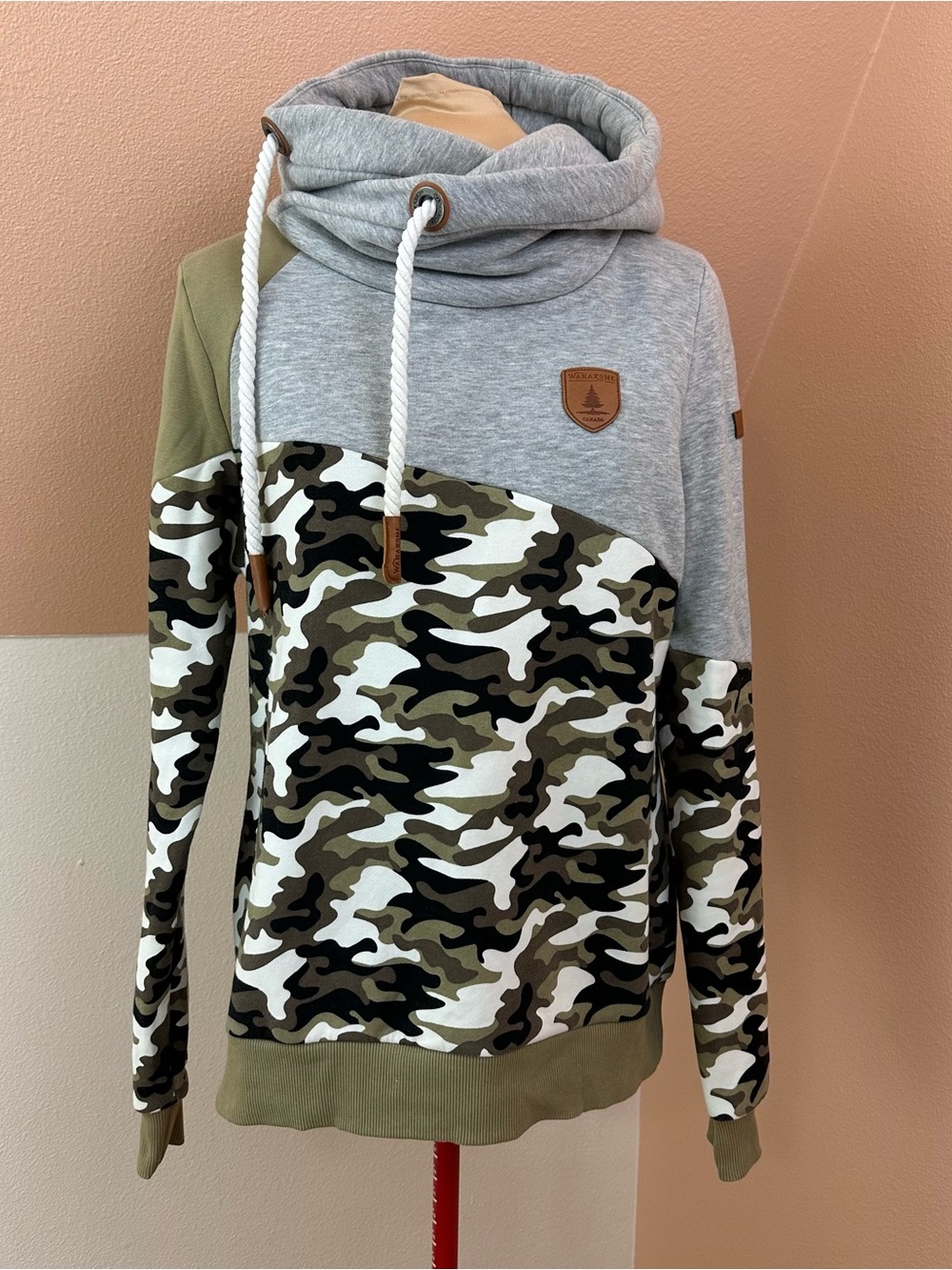 Wanakome Walk on the Wild Side Hoodie Womens L Gray Camo Colorblock Funnel Neck